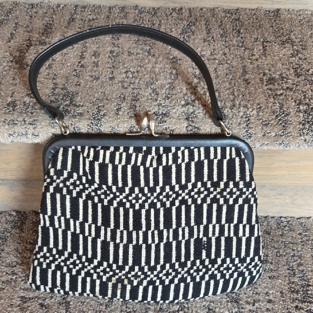 Black & Cream Patterned Handbag - Women's Classic Frame Bag
